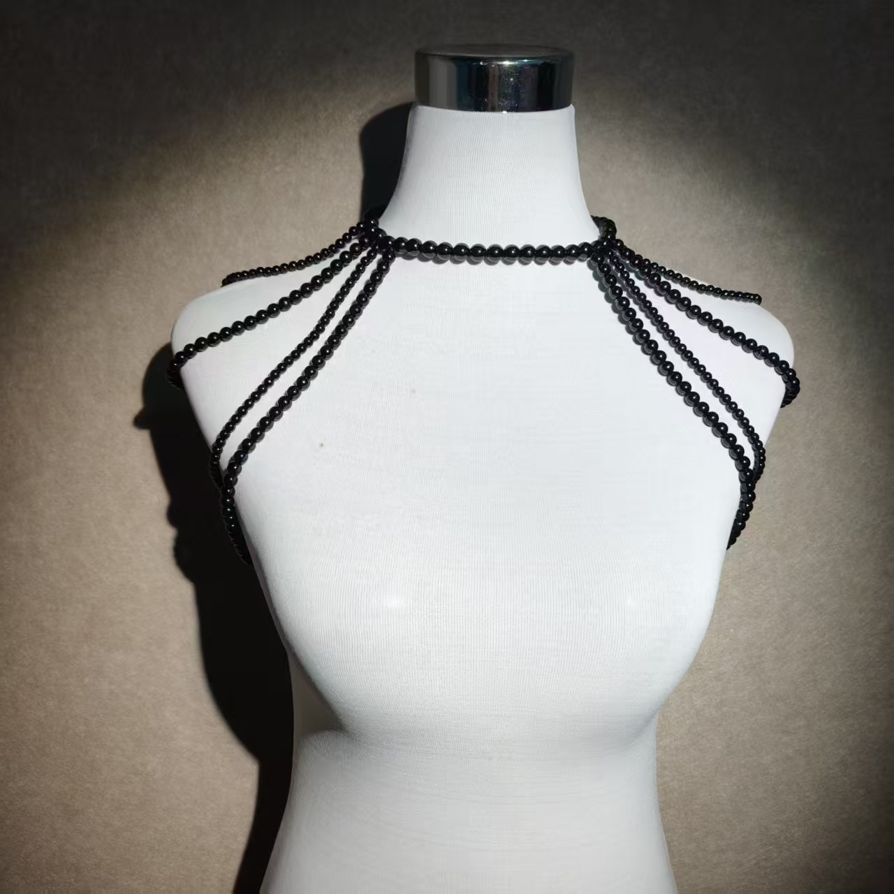 Body Jewelry Necklace - Стильная панк-цепочка на тело с черными
